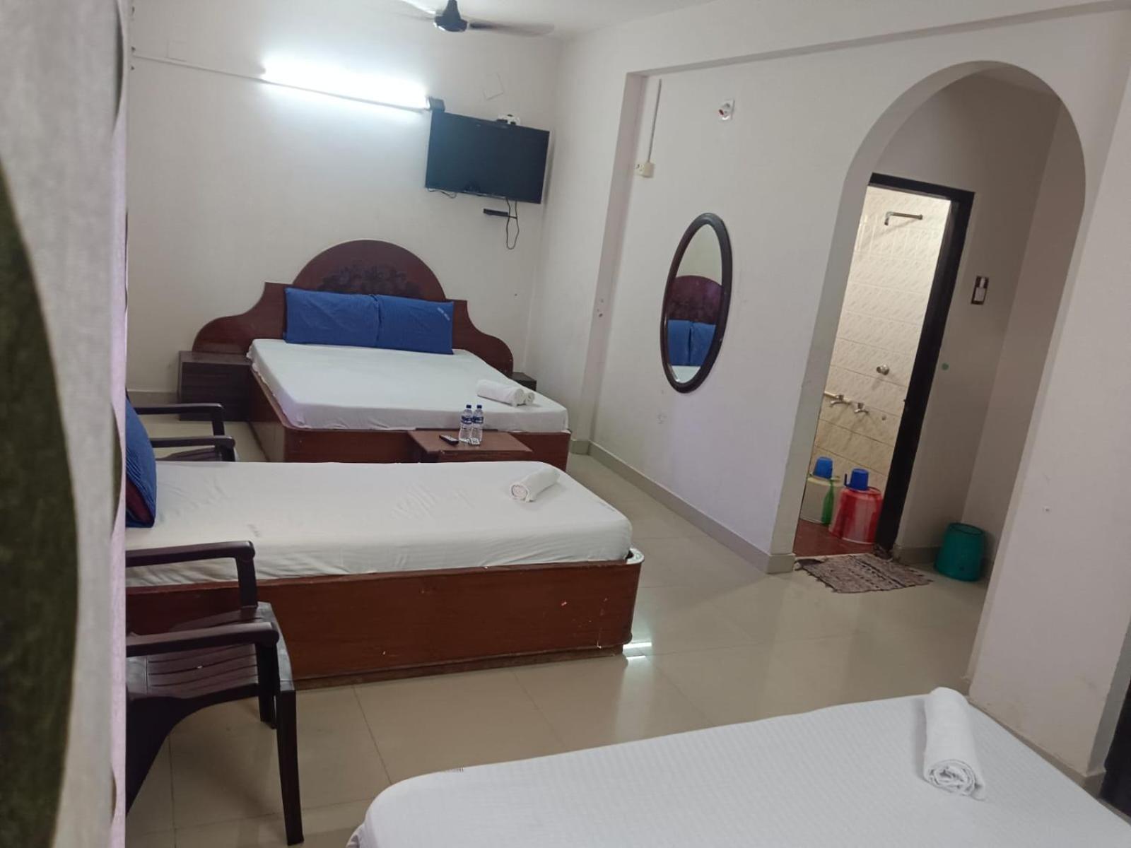 Sree Balaji Hotel - Lodge كانياكومارى المظهر الخارجي الصورة